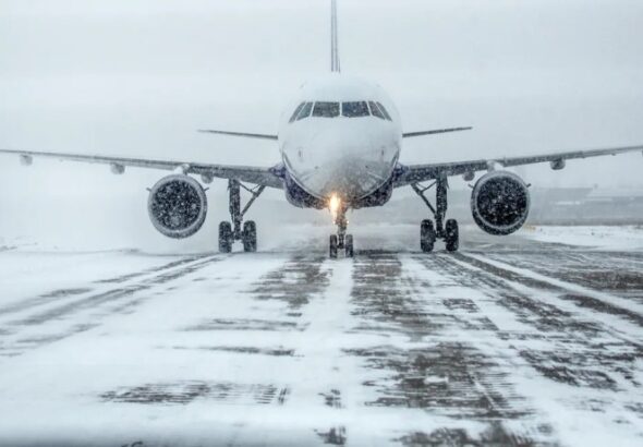 badai-musim-dingin-ganggu-as-ribuan-penerbangan-batal