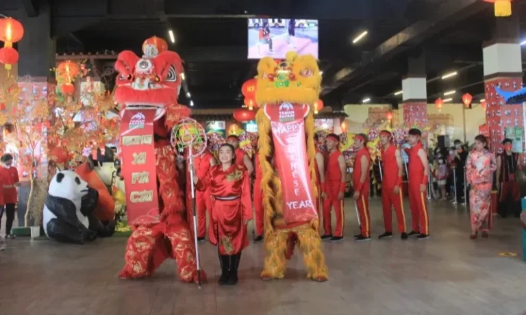 libur-imlek-2026-taman-safari-bogor-diserbu-wisatawan