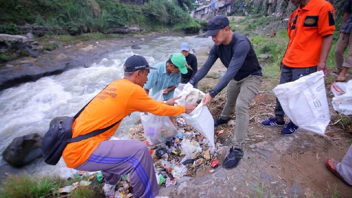 mui-buang-sampah-ke-sungai-haram-bagi-muslim