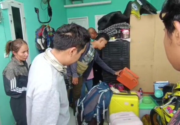 polisi-ringkus-pencuri-7-koper-turis-thailand-di-bromo