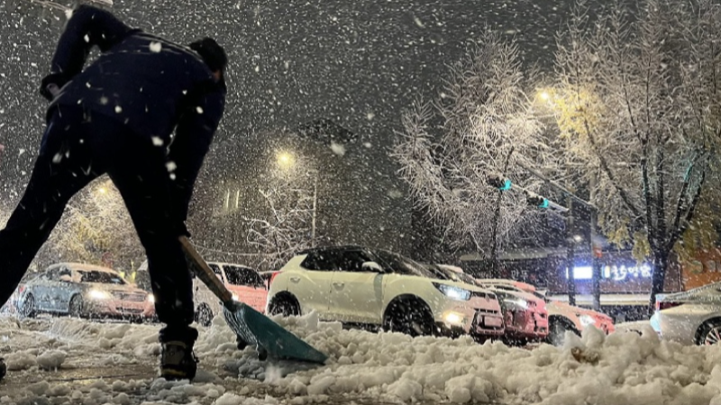 salju-lebat-lumpuhkan-jeju-ribuan-penumpang-terlantar