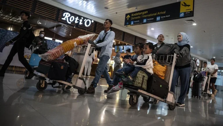 lonjakan-penumpang-pesawat-lebaran-2026-lebih-awal