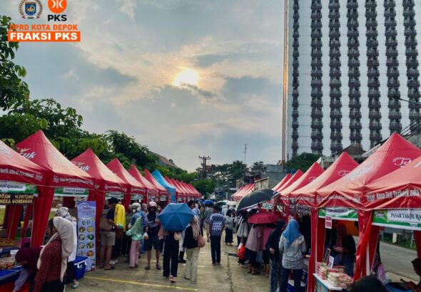pasar-takjil-kukusan-depok-ramai-diburu-mahasiswa