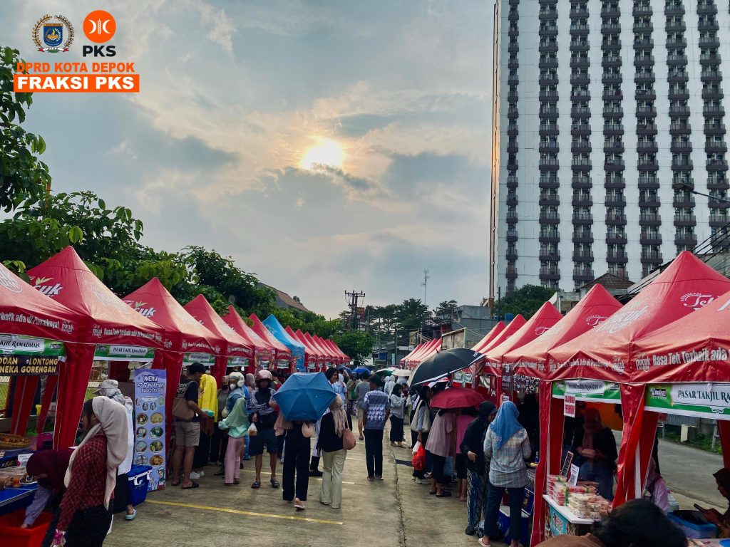 pasar-takjil-kukusan-depok-ramai-diburu-mahasiswa