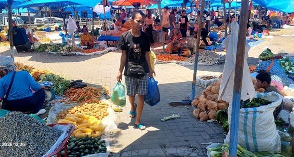 pedagang-pantai-kuta-sepi-saat-lebaran-2026