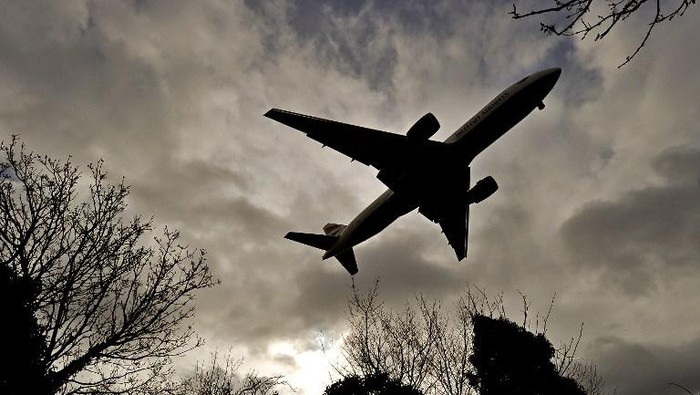 penerbangan-iran-pulih-bandara-teheran-kembali-beroperasi