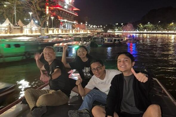 pesona-sungai-martapura-keindahan-malam-dan-realita-pagi-di-banjarmasin