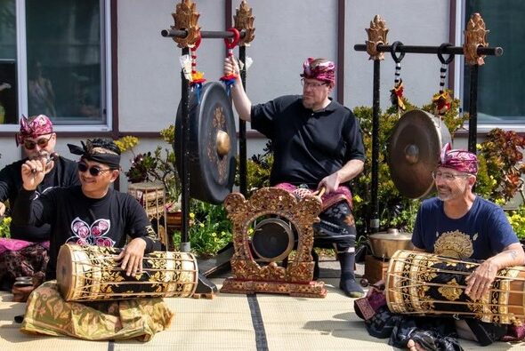 gamelan-indonesia-bikin-bule-amerika-jatuh-cinta