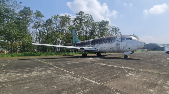 pesawat-misterius-pt-di-terparkir-20-tahun-di-bandung