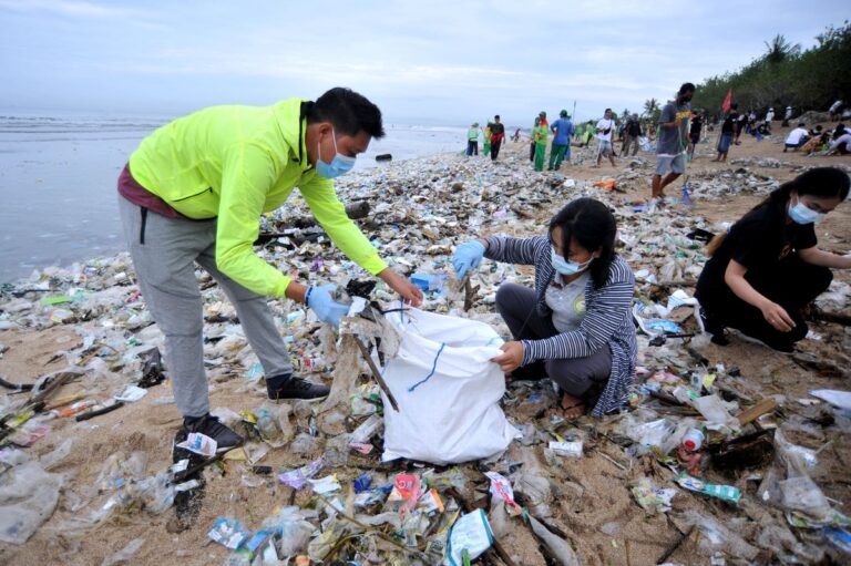 sampah-di-bali-disorot-media-asing-sorotan-dunia-untuk-pulau-dewata