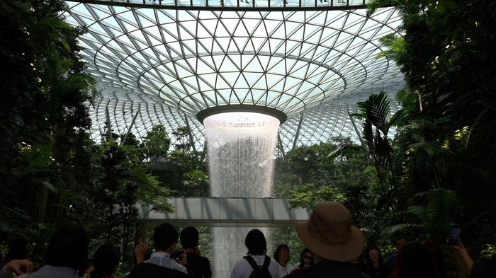 pencurian-di-bandara-changi-turis-ditangkap-2-tahun-kemudian