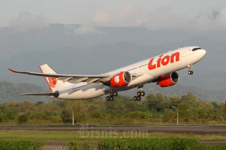 bandara-supadio-mulai-normal-penerbangan-lion-group-kembali