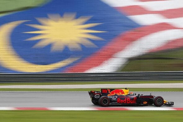 f1-di-sepang-kembali-rekor-261-ribu-penonton