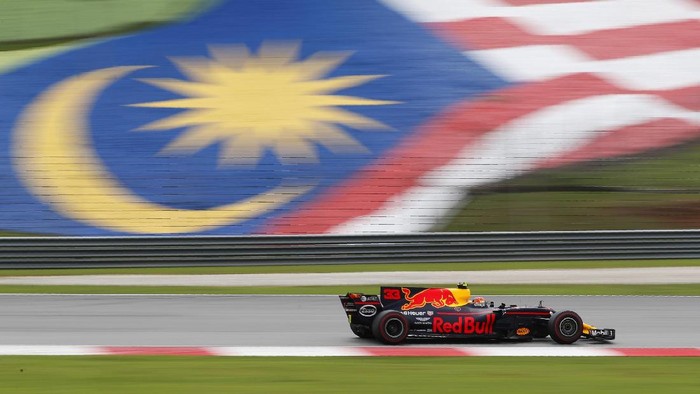 f1-di-sepang-kembali-rekor-261-ribu-penonton